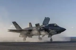 Myśliwiec F-35B, wariant myśliwca F-35