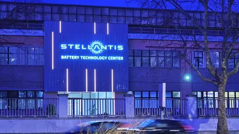 shutterstock_2425689893