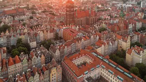 STAROWKA GDANSK DRON shutterstock_2099726146
