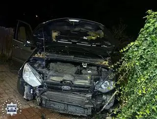 Nastolatek zabrał rodzicom auto i je rozbił