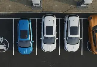 Te auta napędzają rynek. Sprzedaż rośnie kolejny miesiąc z rzędu