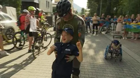 Dziadek chorego Olinka objechał Polskę