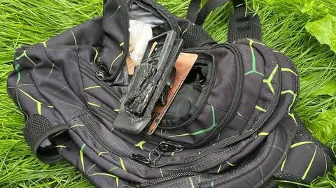 Wybuchł telefon w plecaku ucznia
