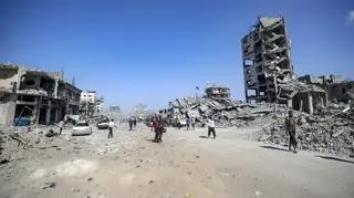 Życie wraca do miasta Gaza