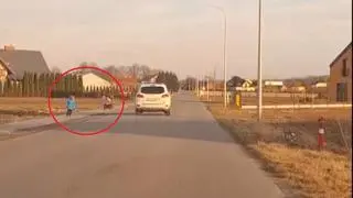 Na chodniku były dzieci 