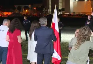 Uznańska-Wiśniewska tłumaczy dobór sukienki na start misji męża
