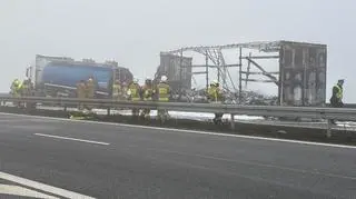 Nie żyje kierowca ciężarówki, która spłąnęła na A4