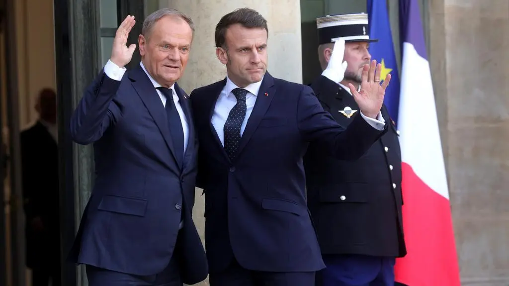 Donald Tusk i Emmanuel Macron