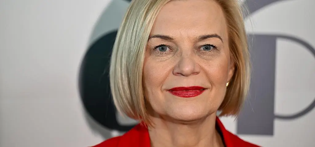 Umowa z firmą zięcia i dwa aneksy. Renata Janik nie pamięta