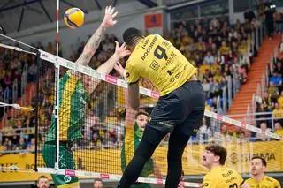 Leon w trakcie czwartego spotkania z Wartą w finale PlusLigi