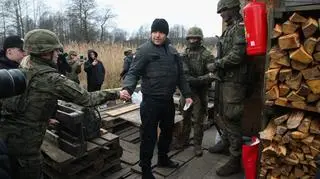 Karol Nawrocki na spotkaniu z żołnierzami na granicy polsko-białoruskiej 