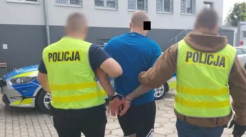 Mężczyzna został zatrzymany przez policjantów