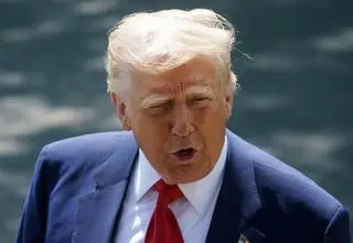 Najgorszy wynik od trzech lat. Trump oskarża Bidena