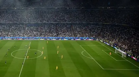 Piłka kopnięta w aut. Zaskakujące otwarcie finału Ligi Mistrzów