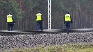 Szef MON był pytany o kamerę zamontowaną w pobliżu uszkodzonych torów