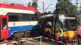 Pociąg zderzył się z autobusem