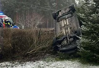 Doszło do dachowania