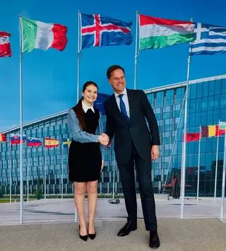 Marcelina Maciąg i sekretarz generalny NATO Mark Rutte