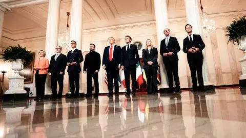 Donald Trump, Wołodymyr Zełenski i przedstawiciele koalicji chętnych w Waszyngtonie