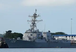 Rosyjski statek przegoniony przez Amerykanów