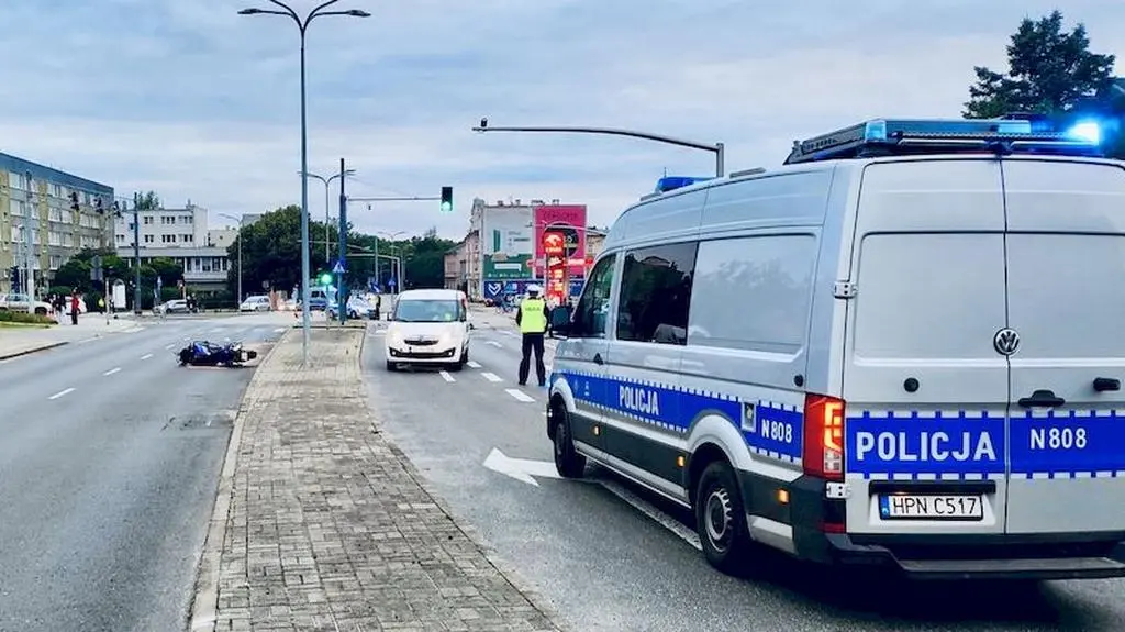 Motocyklista z poważnymi obrażeniami został przewieziony do szpitala
