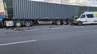 Furgon zderzył się z tirem w Konotopie