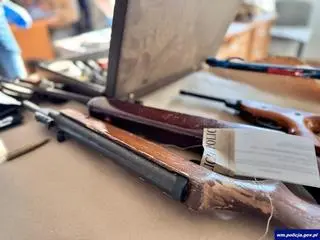 65-latek strzelał do policjantów