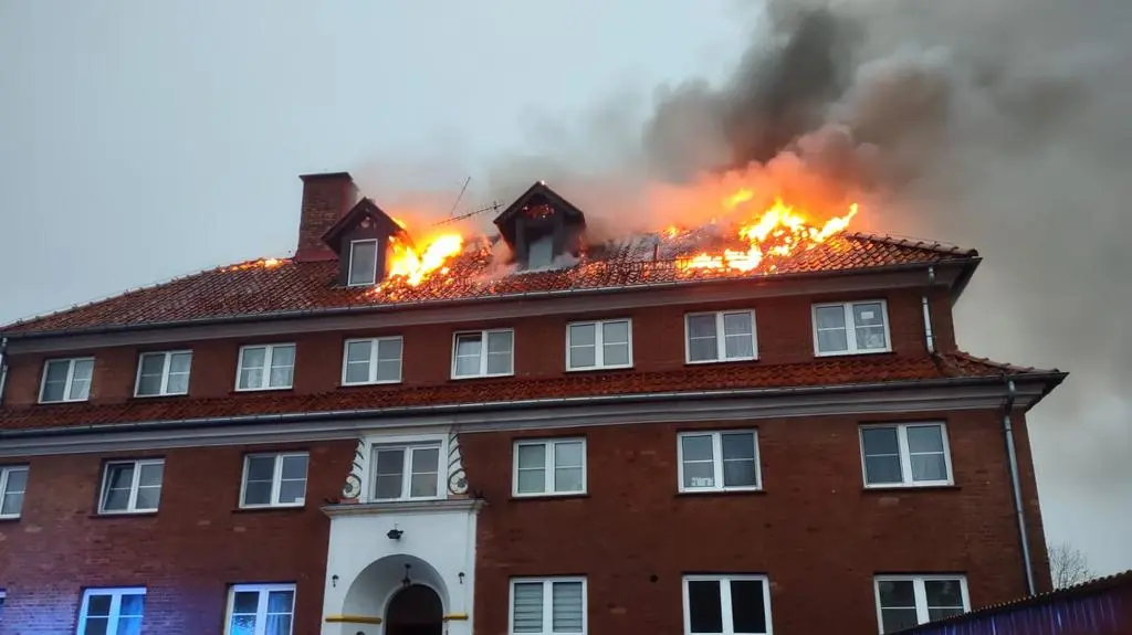 Pięć osób ewakuowało się z budynku