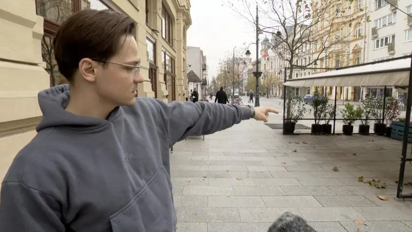 Uciekł przez okno, ratując się przed torturami. "Prosił o wodę i o wezwanie pogotowia"