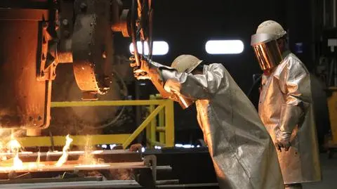 Produkcja przemysłowa, huta metalu