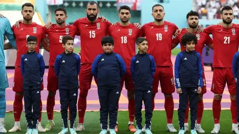 Piłkarze Iranu przed meczem z Anglią 