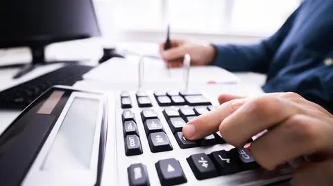 "Pracownicy samorządów obawiają się masowych zwolnień". Ministerstwo odpowiada