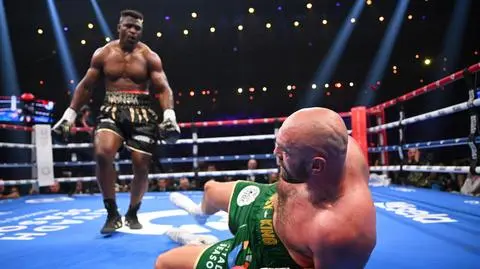 Potężny cios powalił Fury'ego. Sensacja była blisko