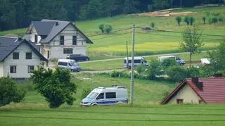 Zastrzelił dwie osoby i uciekł. Co wiemy o zdarzeniu i ściganym 57-latku