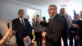 Grzegorz Braun w szpitalu w Oleśnicy