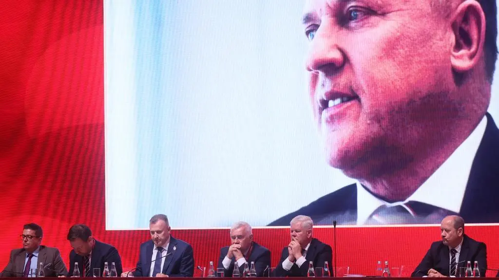 "Zamiast braw musimy uczcić to minutą ciszy". Kulesza dalej rządzi polską piłką