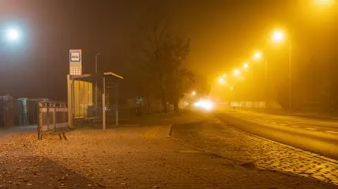 Deszczowa noc, pojawią się też silne zamglenia 