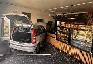 Zasłabła, wjechała autem do piekarni. Za ladą stały dwie osoby