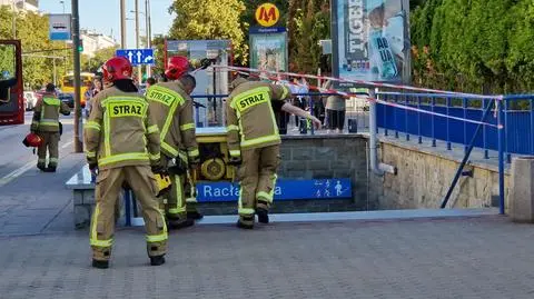 Pożar w podstacji energetycznej przy stacji metra Racławicka