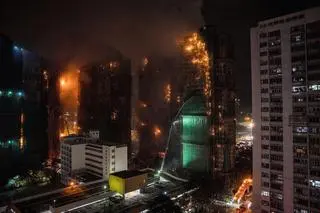 Pożar wieżowców w Hongkongu