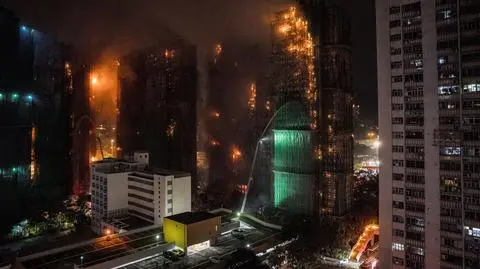 Pożar wieżowców w Hongkongu