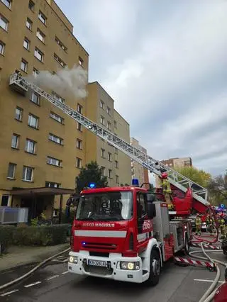 Pożar wybuchł w jednym z bloków w krakowskiej Nowej Hucie