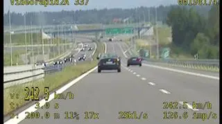 Kierowca ponad dwukrotnie przekroczył dozwoloną prędkość 