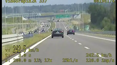 Pirat drogowy ponad dwukrotnie przekroczył dozwoloną prędkość 