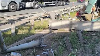 Uderzył w bariery energochłonne