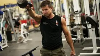 Felix Baumgartner podczas przygotowań do historycznego skoku