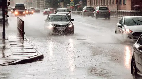 Nadciągają bardzo deszczowe wiry niżowe 