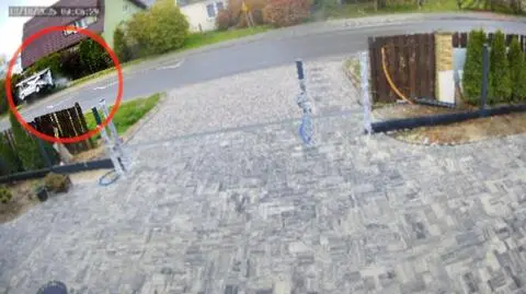 Wjechała w przystanek autobusowy