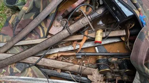 Zgłosił włamanie do domu. W środku policjanci odkryli arsenał