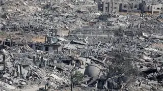 Życie wraca do miasta Gaza